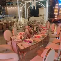 Montaje romántico en tonos rosa